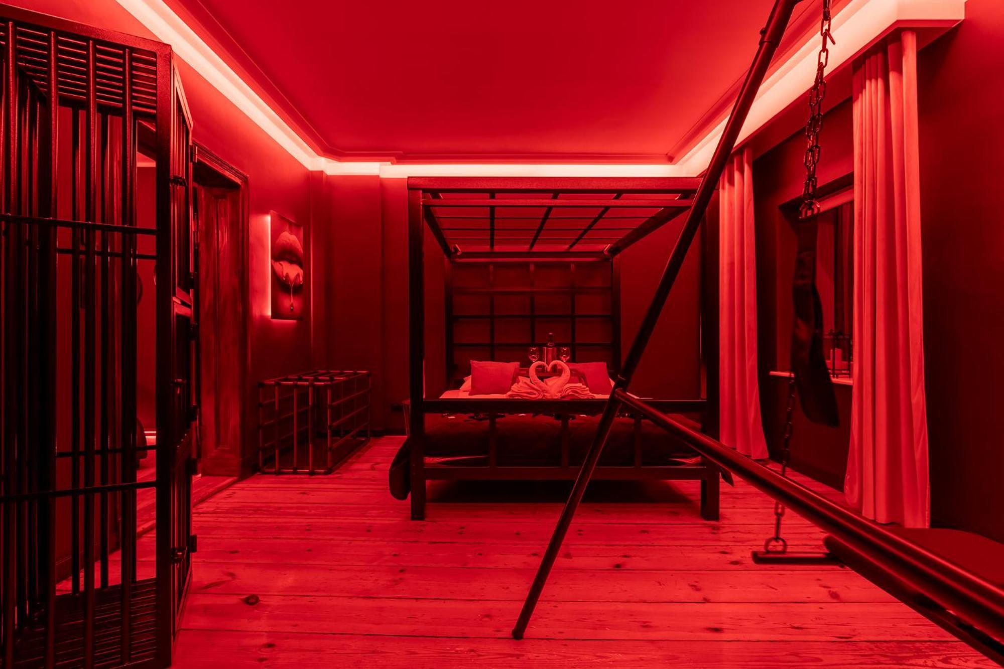 Apartment Secret Bdsm *